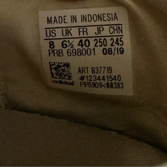 Adidas Women's Swift Run 1.0 Sneaker Size 8
EUC - Picture 4 of 7